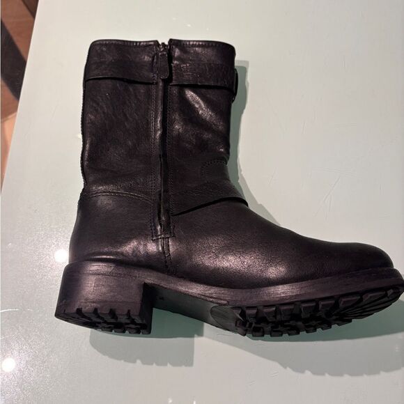 TORY BURCH | Chrystie Lug Sole Black Leather Moto Buckle boot sz 7 - Picture 10 of 10